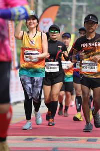 BIB: 41328, 40038
                            <button type="button" onclick="openModal(8165926)" class="btn btn-primary btn-sm float-right btn-popup" data-toggle="modal" data-target=".modal-high-quality">
                        <i class="fas fa-shopping-cart"></i> Add to Cart
                    </button>
                                            <button type="button" onclick="isThisMe(8165926, true)" class="btn btn-success btn-sm float-right btn-popup btn-isme hidden" data-toggle="tooltip" data-placement="bottom" title="นี่คือรูปของคุณใช่ไหม คลิกที่นี่เพื่อเอาเข้าอัลบั้ม">
                        <i class="fas fa-plus"></i> Add to album
                    </button>
                    <button type="button" onclick="isThisMe(8165926, false)" class="btn btn-warning btn-sm float-right btn-popup btn-isnotme hidden">
                        <i class="fas fa-ban"></i> Remove from album
                    </button>